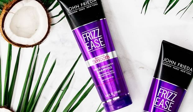 Cabello inmune al frizz con el nuevo Shampoo y Acondicionador John Frieda