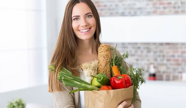 Cinco tips para retomar tus buenos hábitos alimenticios y no pelearte con la báscula en este inicio de año