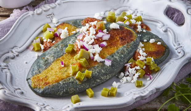 Receta de tlacoyos de frijol, requesón y haba
