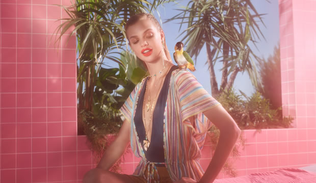 Swarovski irradia deseo con su colección de verano inspirada en el glamur tropical 