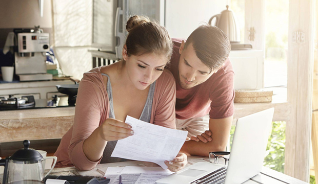 Si tienes posgrado tu relación se verá afectada por tus finanzas