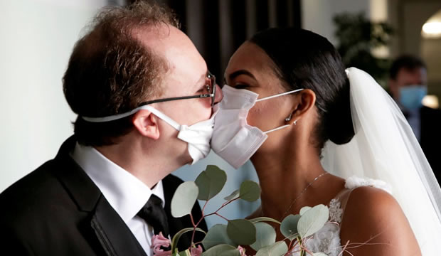 20 cubrebocas para novios e invitados en el día de la boda