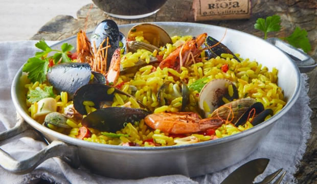 Paella de mariscos (con maridaje)