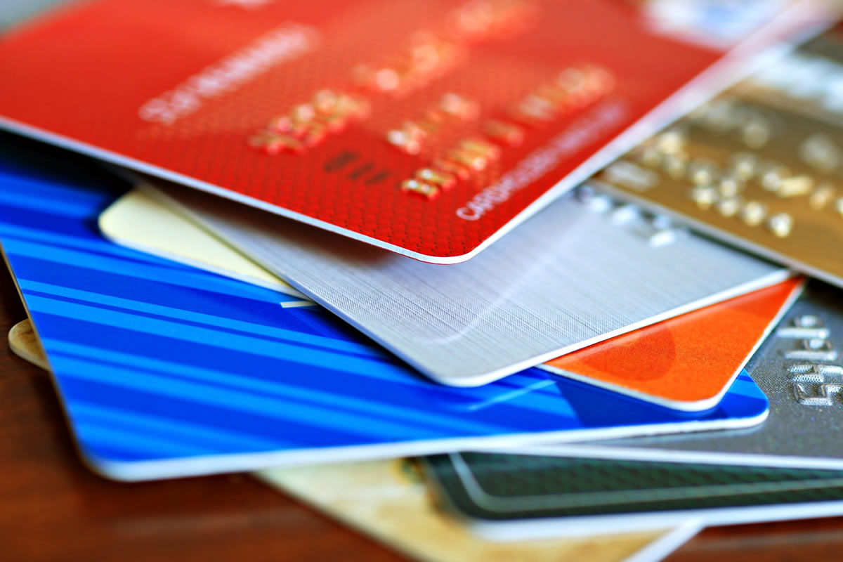 Cinco consejos para evitar sobregirar una tarjeta en tiempos de crisis