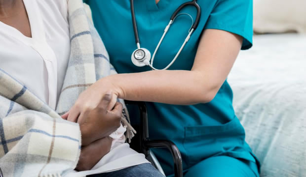 El autoconocimiento es clave para prevenir cáncer en mujeres