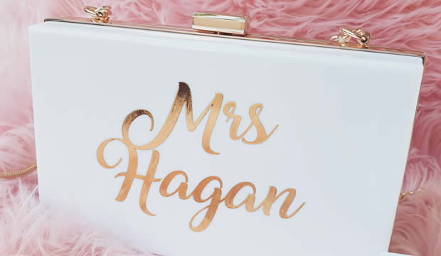 Cinco tips para elegir una bonita cartera de novia