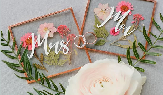 Ideas para usar flores prensadas en tu decoración de bodas
