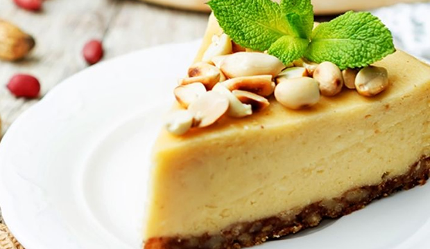 Consiéntete con este delicioso pay cremoso de mantequilla de cacahuate estilo Hamilton Beach