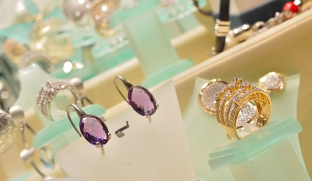 Todo lo que necesitas saber sobre cómo comprar joyas