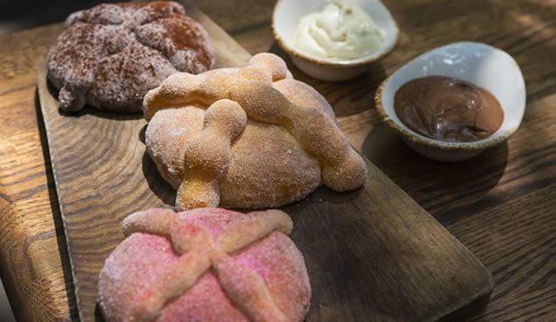El chef Pablo Carrera celebra el Día de Muertos con esta sencilla receta de pan de muerto