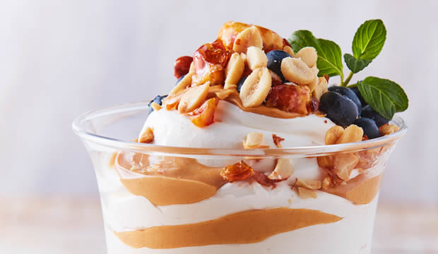 Mousse de chocolate blanco con crema de cacahuate