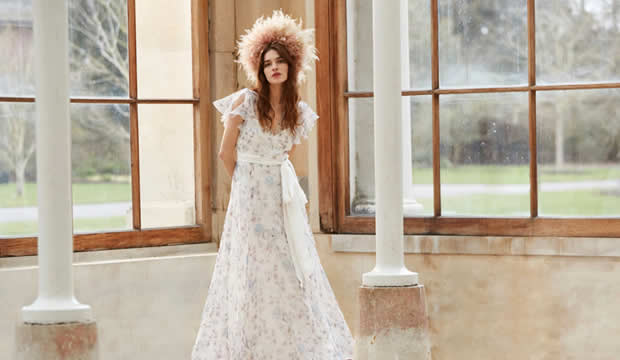 Vestidos de novia con estampados florales, tendencia nupcial que arrasará en 2022