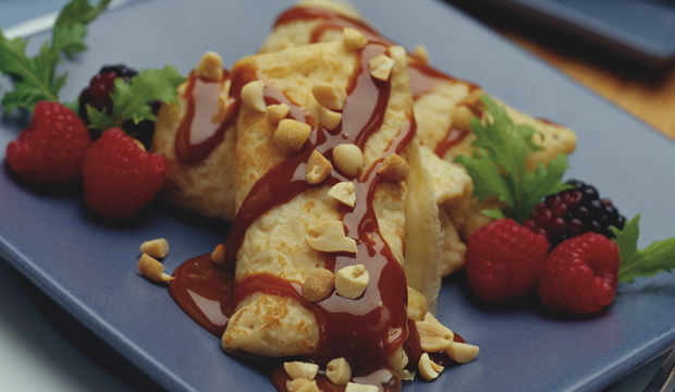 Crepas de cajeta y cacahuate