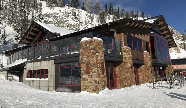 La nieve y un par de esquís te esperan en Jackson Hole este invierno