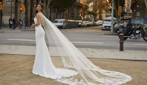 Luna Novias colección novias 2023