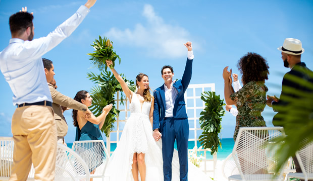Celebra tu boda con un escenario impresionante en cualquiera de los hoteles Hard Rock Todo Incluido en México y República Dominicana