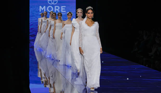 More por Morena Fanny Raimond colección novias 2024