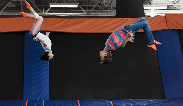 Si vives en CDMX y área metropolitana participa para ganar uno de los cinco pases dobles para visitar Sky Zone y saltar sin parar al lado de tu pareja con Fiancée Bodas