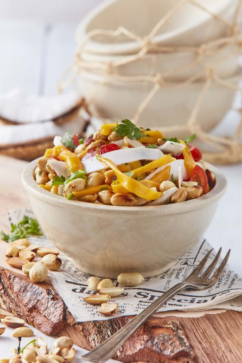 La ensalada de mango con cacahuates se convertirá en tu favorita del verano, ¡dale un vistazo!