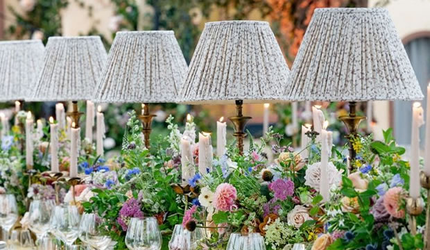 Las lámparas de mesa son la tendencia nupcial más fuerte de 2026, ¡y acá te decimos cómo usarlas!