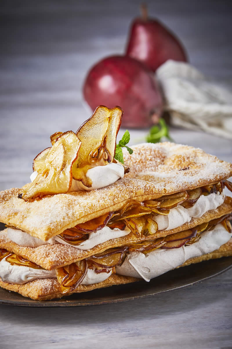 Hicimos este postre de milhojas con pera y nos quedó riquísimo, ¡te compartimos la receta!