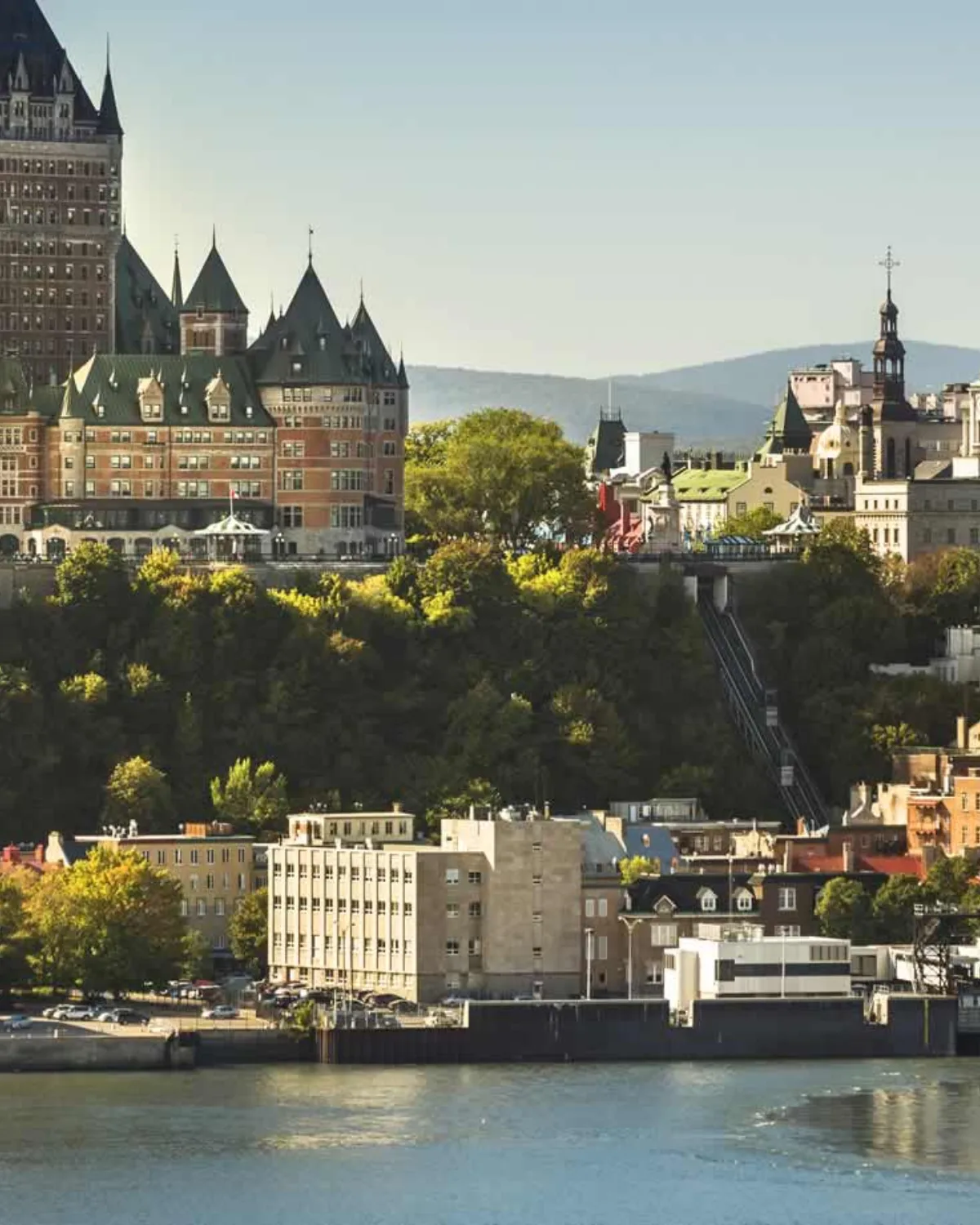 Tras las huellas  del pasado en las ciudades de Canadá