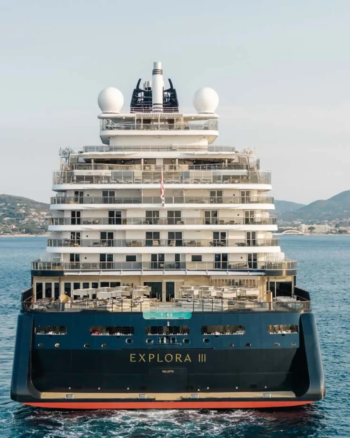 Explora Journeys inaugural oficialmente Explora III en Barcelona
