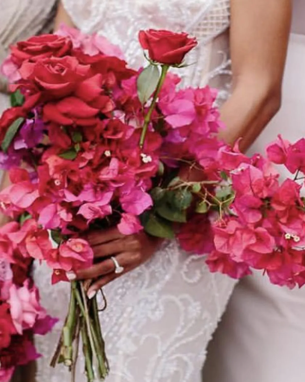 La magia de las buganvillas: elegancia vibrante y romanticismo en tu boda