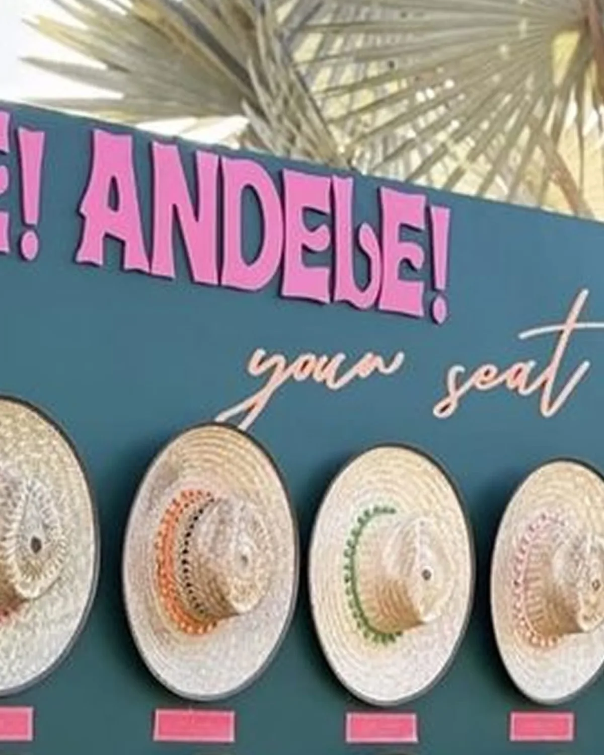 De las servilletas bordadas a los sombreros: inspiración para los recuerdos de tu boda