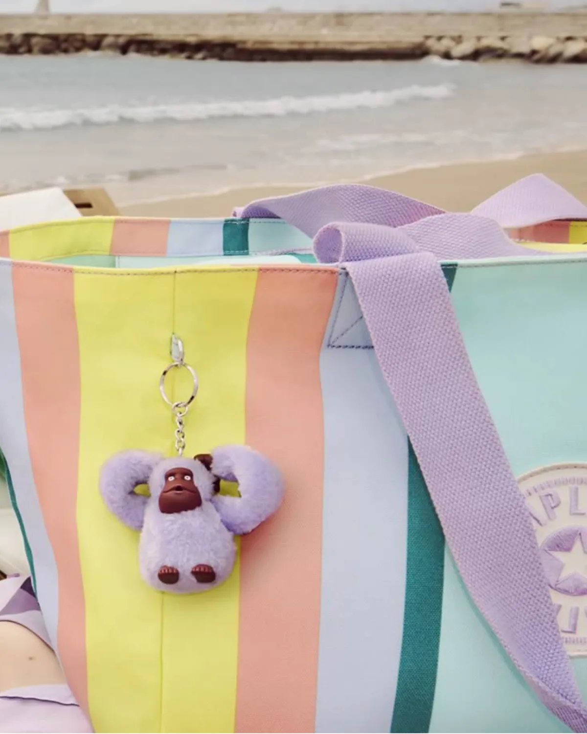 Kipling presenta Naomi y Naomi Pouch, las nuevas siluetas pensadas para escapadas espontáneas, días relajados y momentos lejos del caos