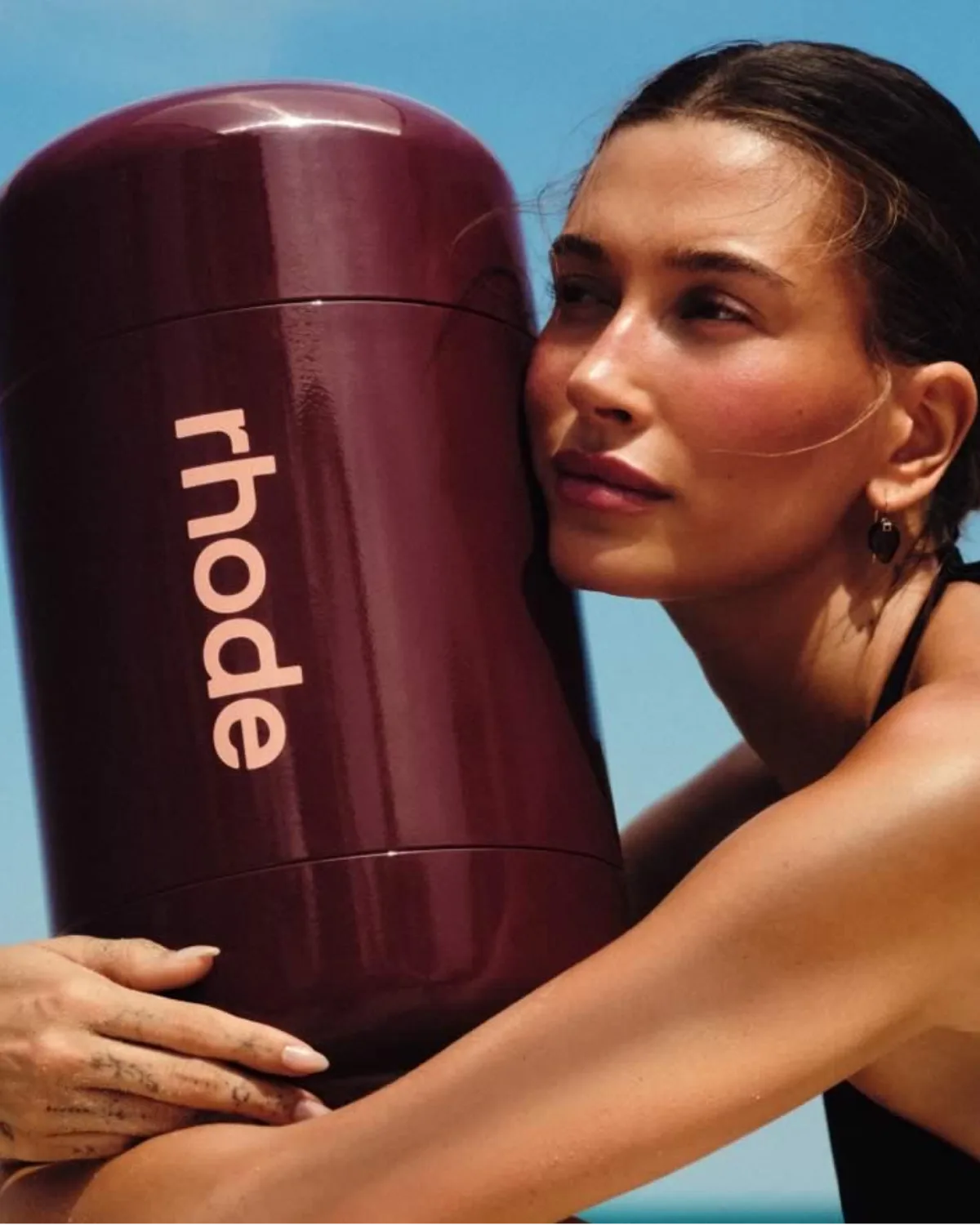 La línea curada de ‘skincare’ de Hailey Bieber llega a México