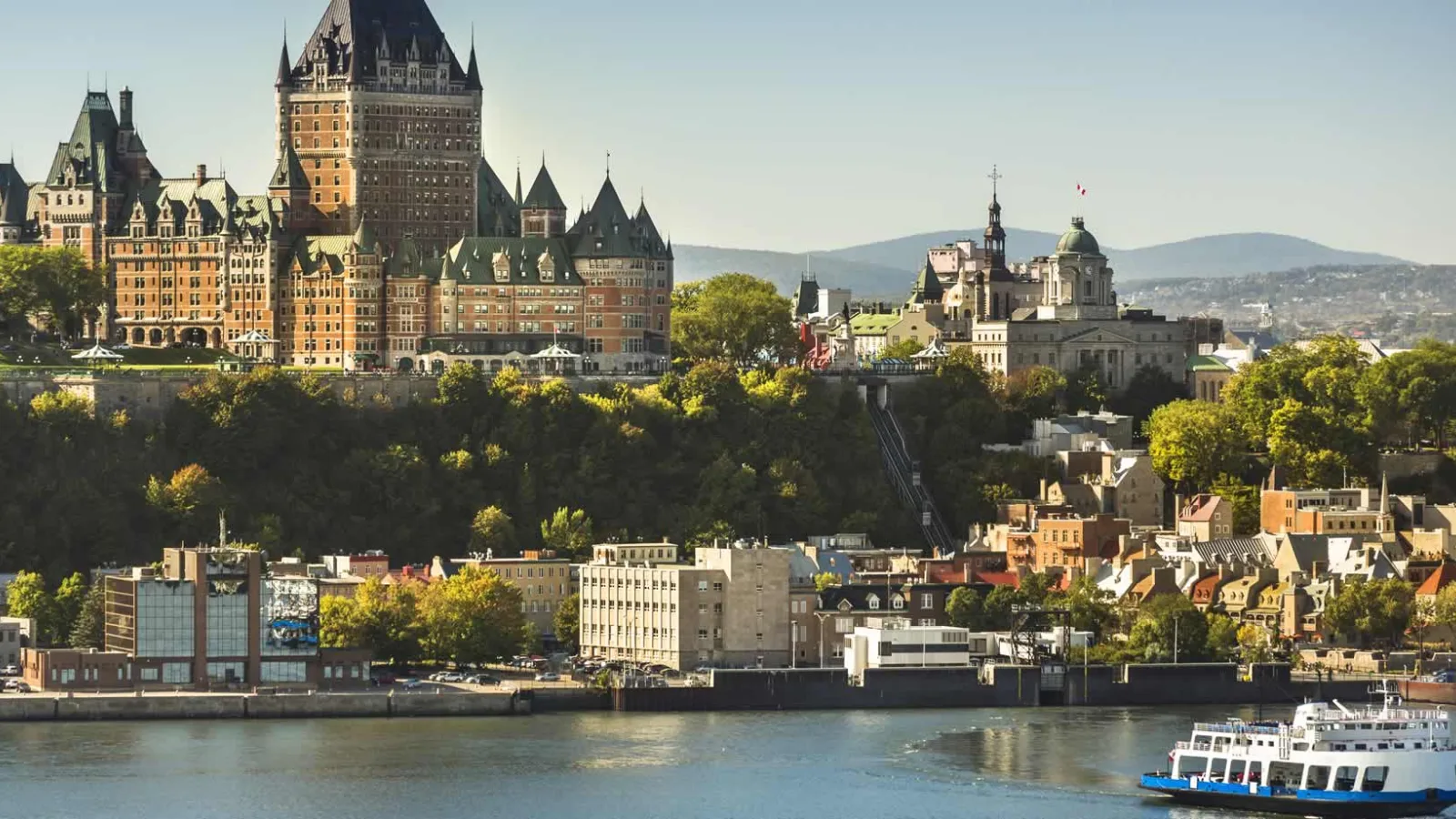 Tras las huellas  del pasado en las ciudades de Canadá