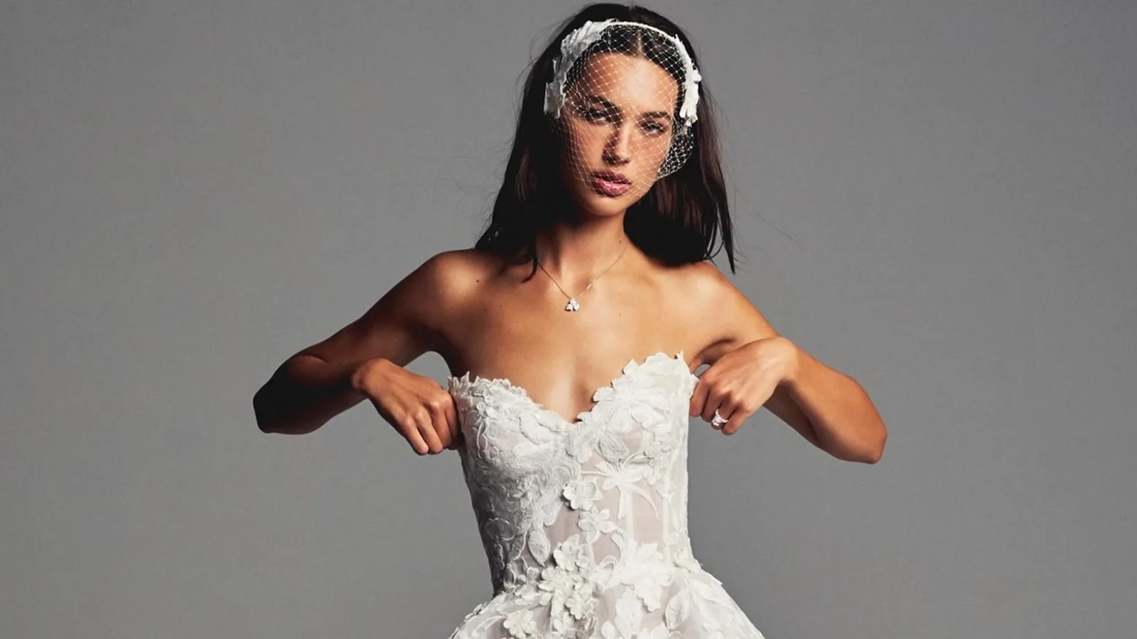 Monique Lhuillier colección novias Primavera 2027