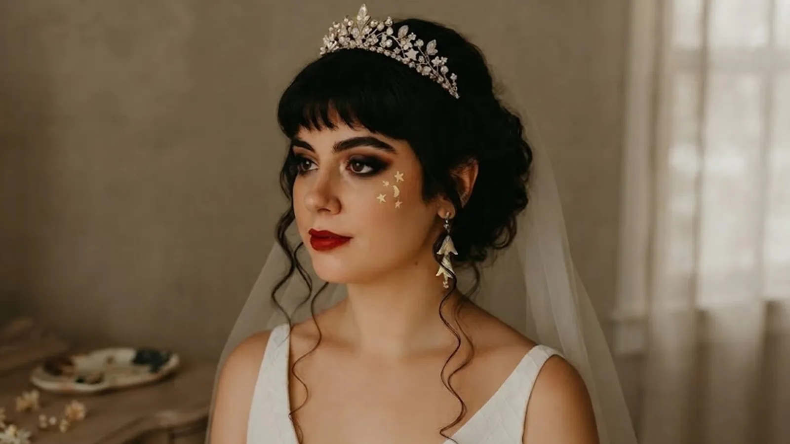 La tendencia nupcial en peinados de novia tiene al flequillo como absoluto protagonista