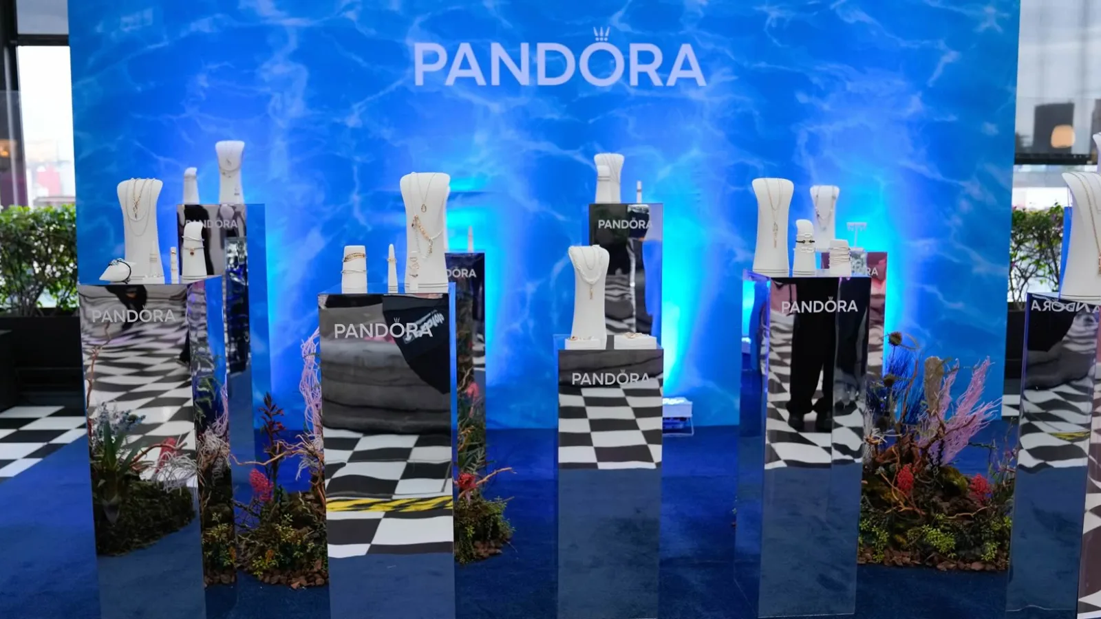 Pandora presentó “Summer Moments”, una colección que celebra los recuerdos más luminosos del verano