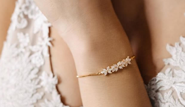 Añade un de brillo tu look de novia con estos brazaletes y pulseras : Bodas