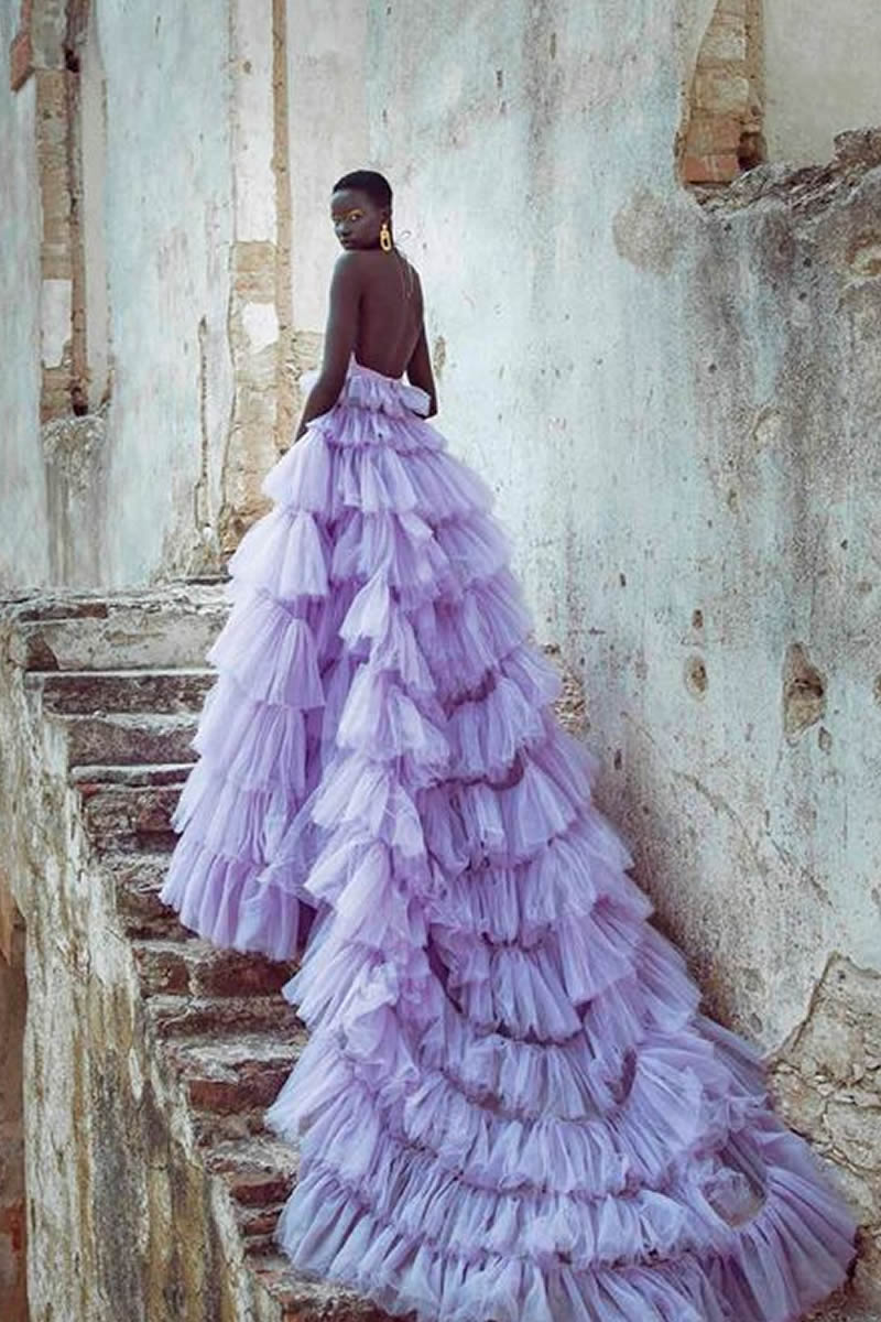 Este color es el favorito para llevar en el vestido de novia si te  consideras una prometida no tradicional : Fiancee Bodas