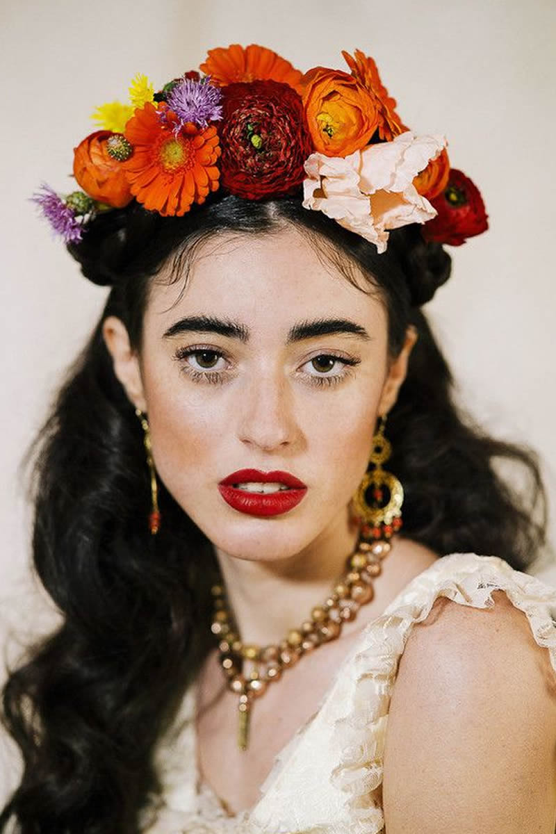 asustado Depresión Rápido Logra un fabuloso look de novia inspirado en la legendaria Frida Kahlo :  Fiancee Bodas
