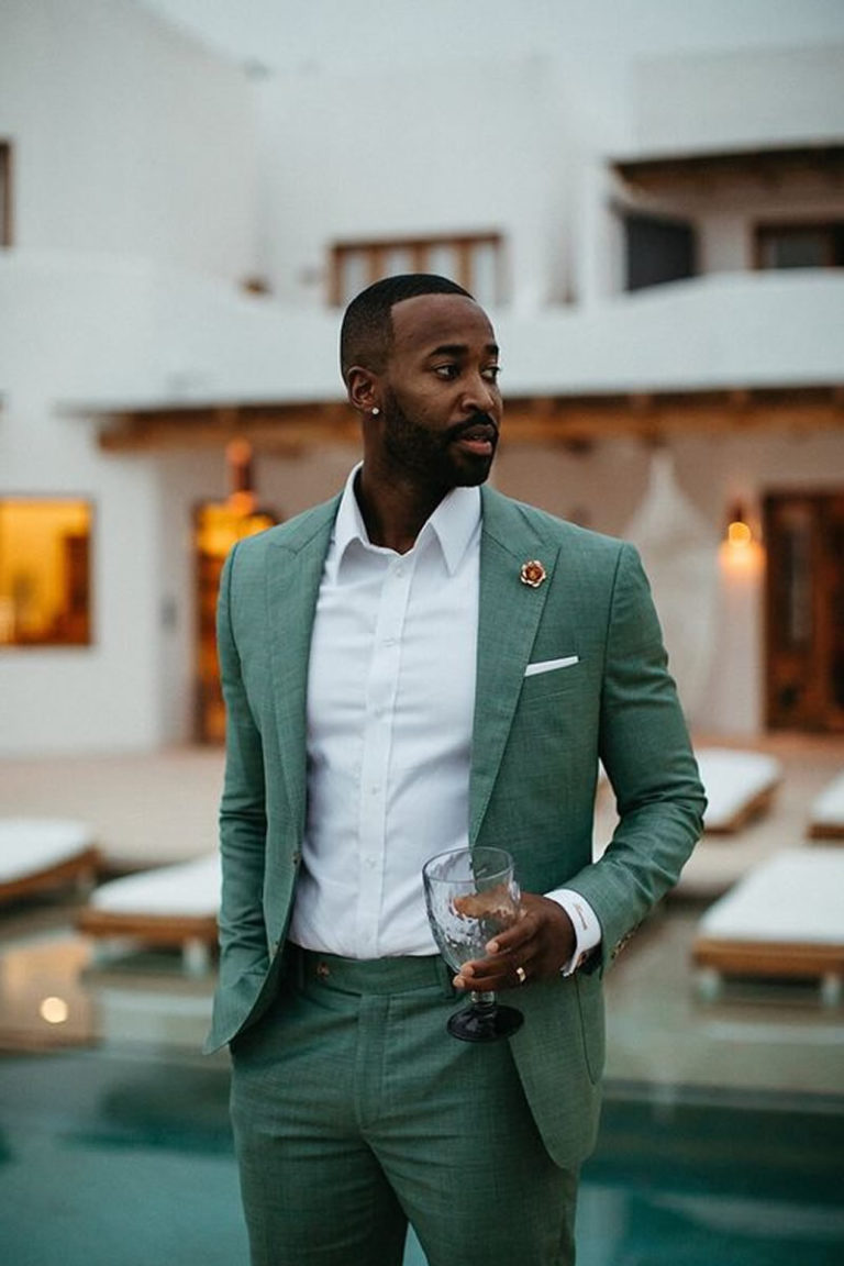 ¡Adiós a los trajes negros! 30