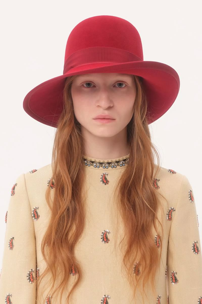 cuatro-tendencias-de-accesorios-que-querras-probar-esta-temporada-aprobadas-por-valentino-garavani