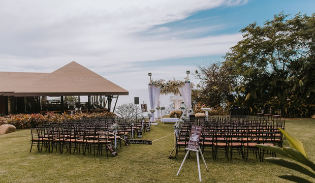este-santuario-intimo-y-exclusivo-ofrece-bodas-rodeadas-de-acantilados-y-vistas-inigualables-al-pacifico-en-un-ambiente-de-lujo