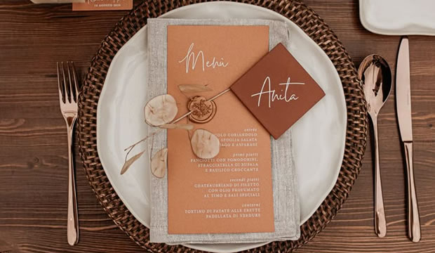 creativas-ideas-para-los-menus-impresos-en-tu-recepcion-de-bodas