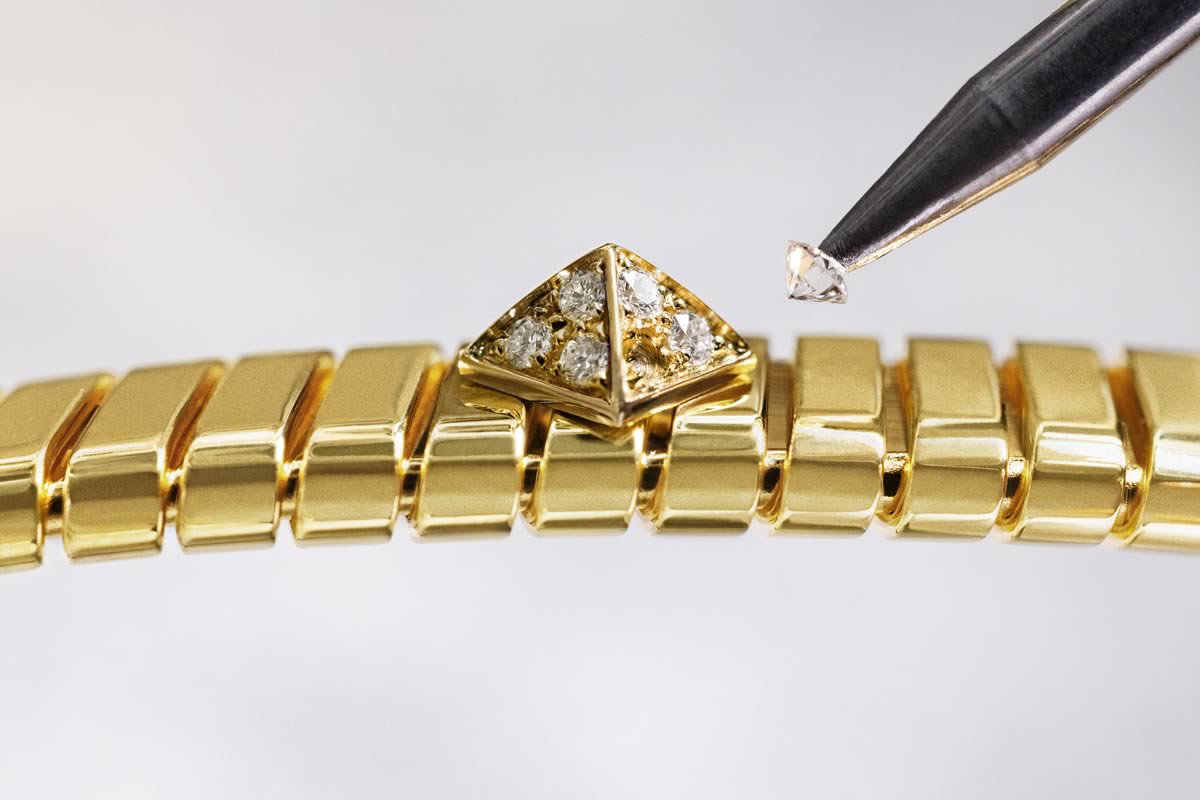 bvlgari-tubogas-el-eterno-renacimiento-del-oro-amarillo