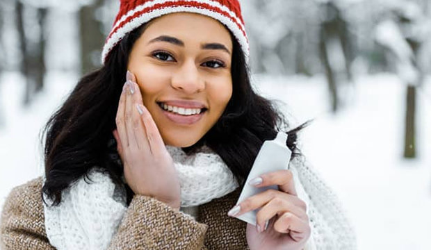 el-frio-llega-y-la-piel-lo-resiente-dexeryl-exomega-y-cicalfate-se-convierten-en-aliados-esenciales-para-proteger-y-reparar-la-piel-en-invierno