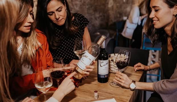 cual-es-el-vino-ideal-para-ti-segun-las-estrellas-descubrelo-con-cune