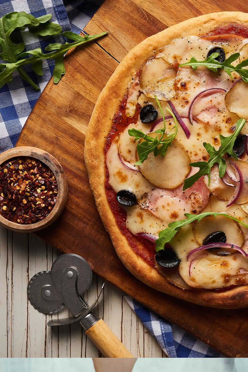receta-de-pizza-de-papa-pavo-y-arugula